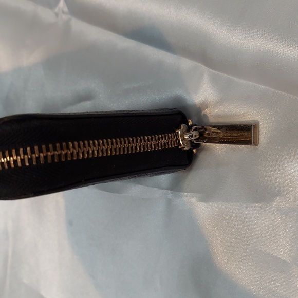 Michael Kors Black Genuine Leather Wallet with Zip - Picture 4 of 10